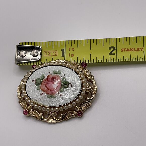 Vintage Coro Pegasus Brooch Guilloche Enamel Painted Rose Pin Signed 1940s - Picture 8 of 9